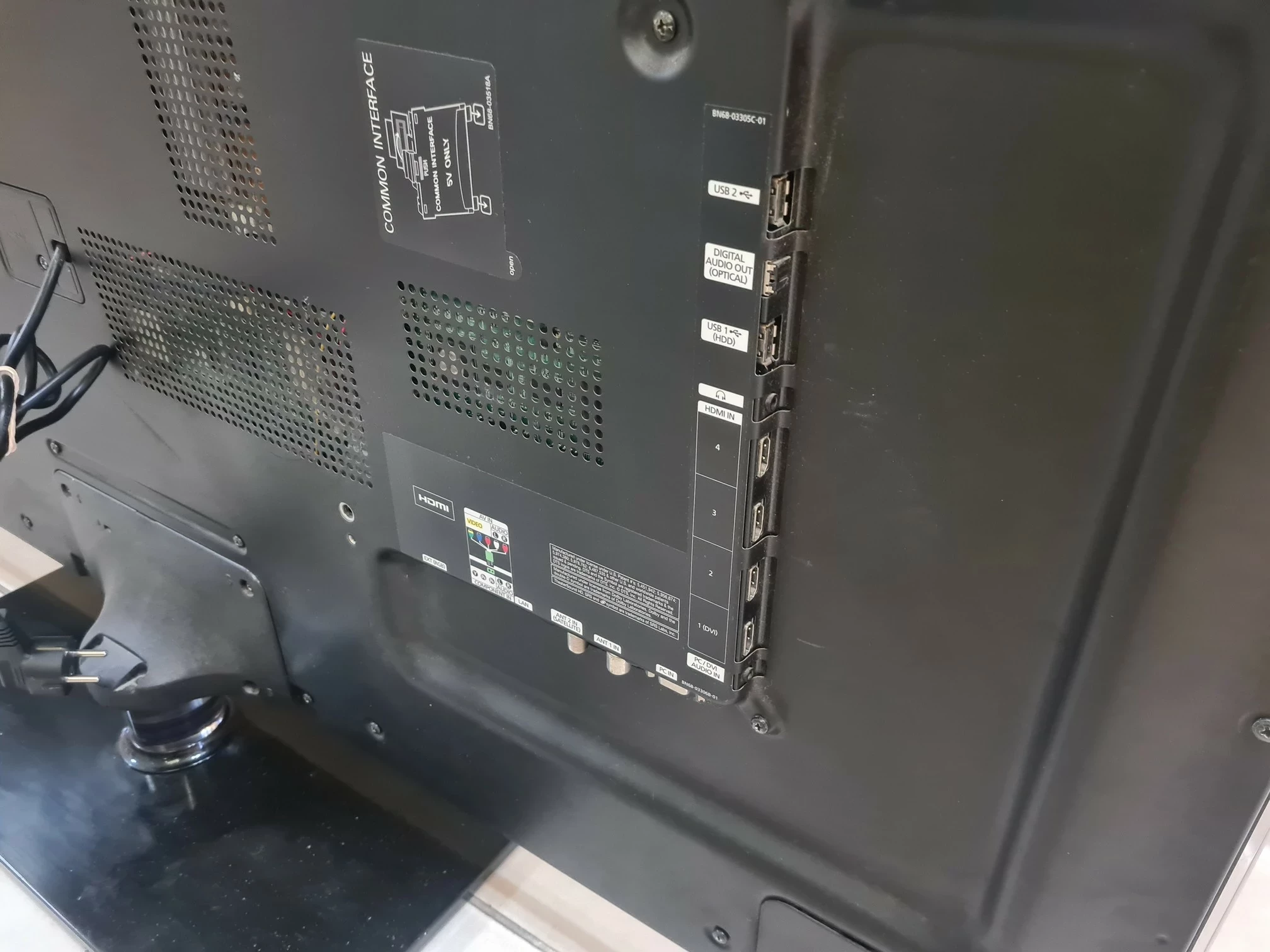 telewizor-samsung-ps51d6900-51-cali-brak-pilota-klasa-efektywnosci-energetycznej-stara-klasyfikacja-dla-produktow-uzywanych