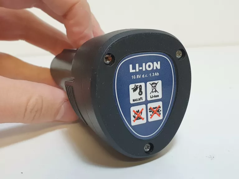 AKUMULATOR NUTOOL 10.8V + ŁADOWARKA