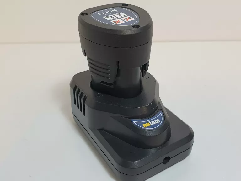 AKUMULATOR NUTOOL 10.8V + ŁADOWARKA