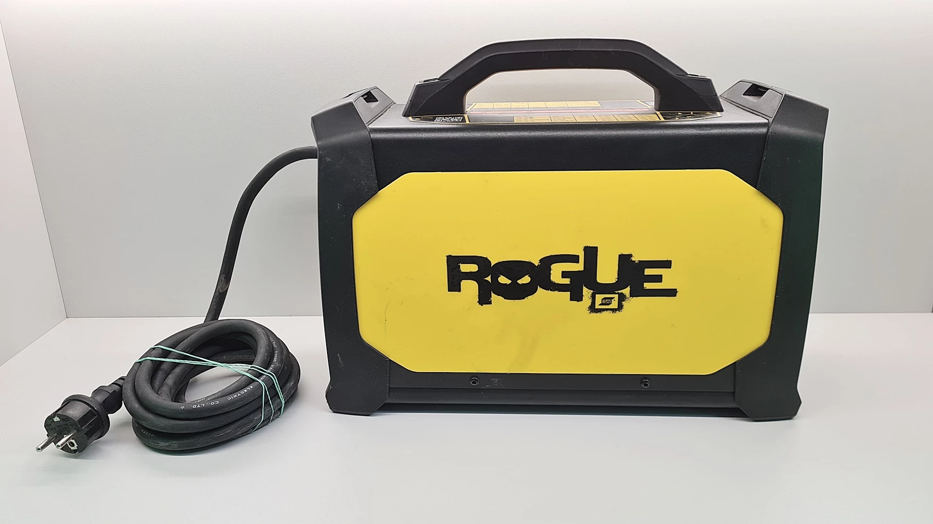 spawarka-inwertorowa-esab-rogue-es-150i-marka-esab