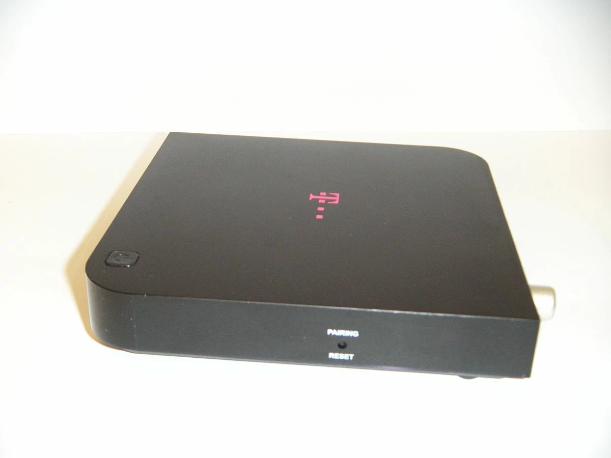 smartbox-tmobile-magenta-kstb6077-z-pilotem-marka-kaon