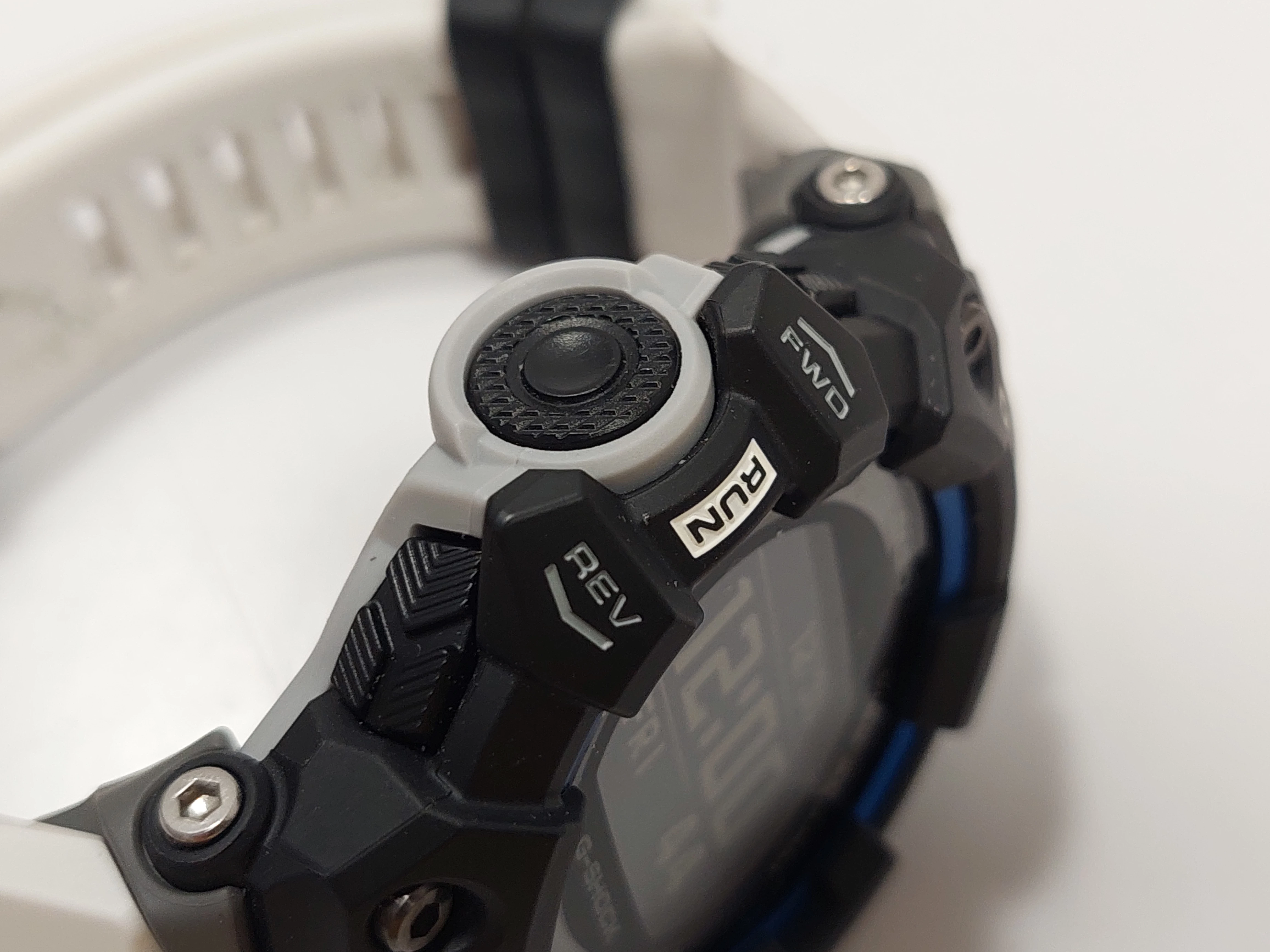 zegarek-meski-nareczny-casio-g-shock-gbd-100-typ-nareczny