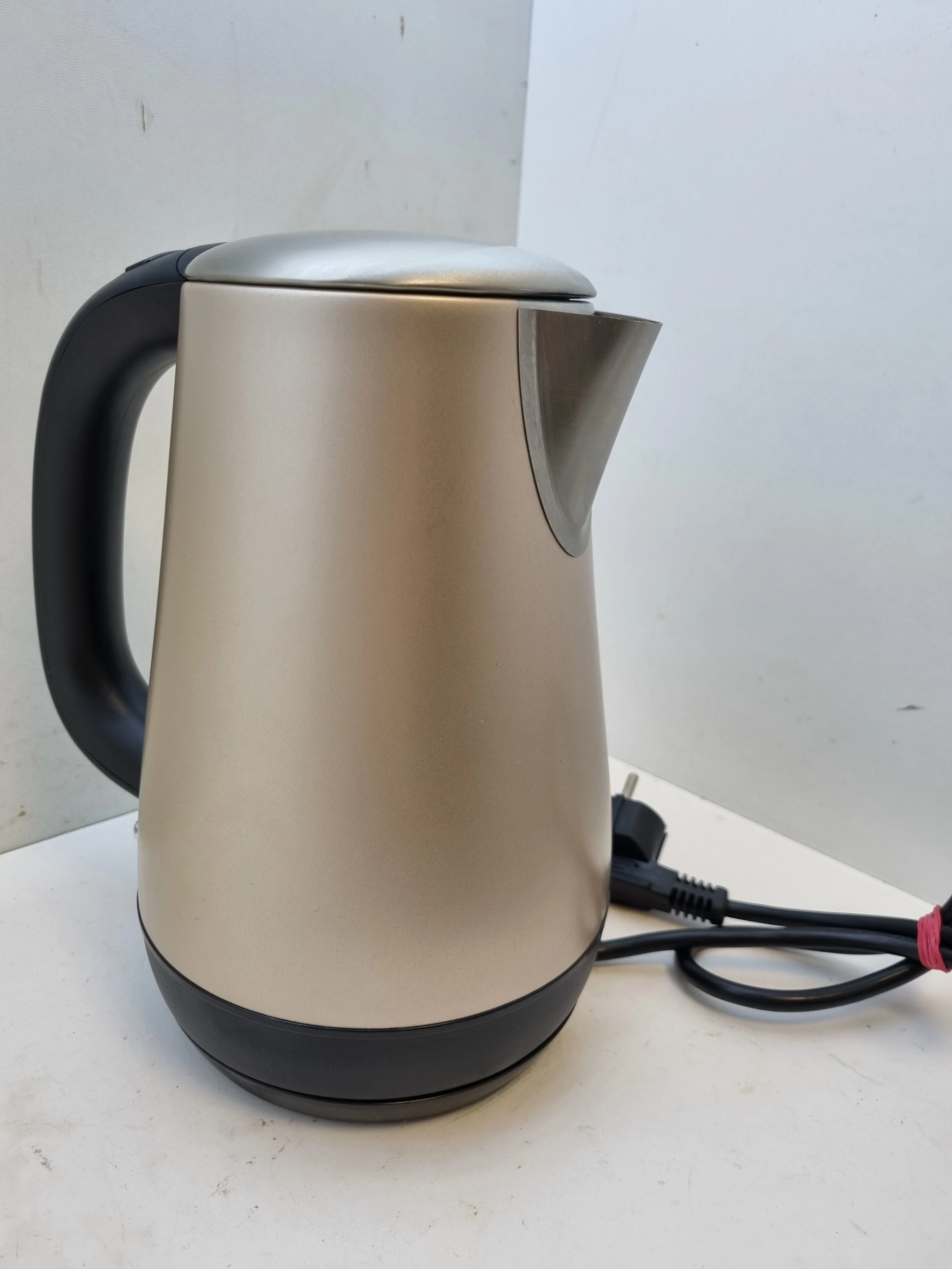 czajnik-elektryczny-beko-wkm7307c-stan-uzywany