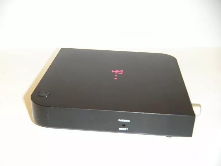 smartbox-tmobile-magenta-kstb6077-z-pilotem-marka-kaon
