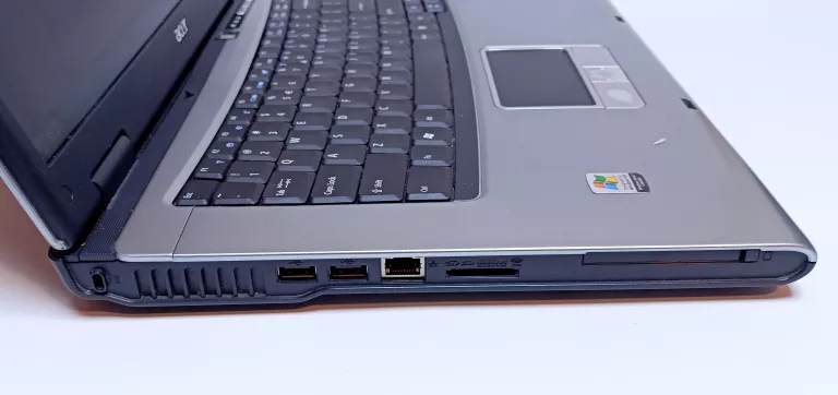 laptop-acer-travelmate-2490-przekatna-ekranu-15