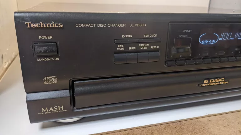 ODTWARZACZ / ZMIENIARKA 5 CD TECHNICS SL-PD888