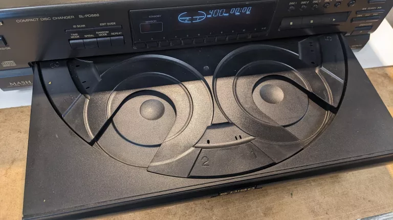 ODTWARZACZ / ZMIENIARKA 5 CD TECHNICS SL-PD888