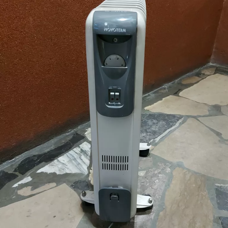 GRZEJNIK OLEJOWY ŻEBERKOWY NOVOTERM 1500W