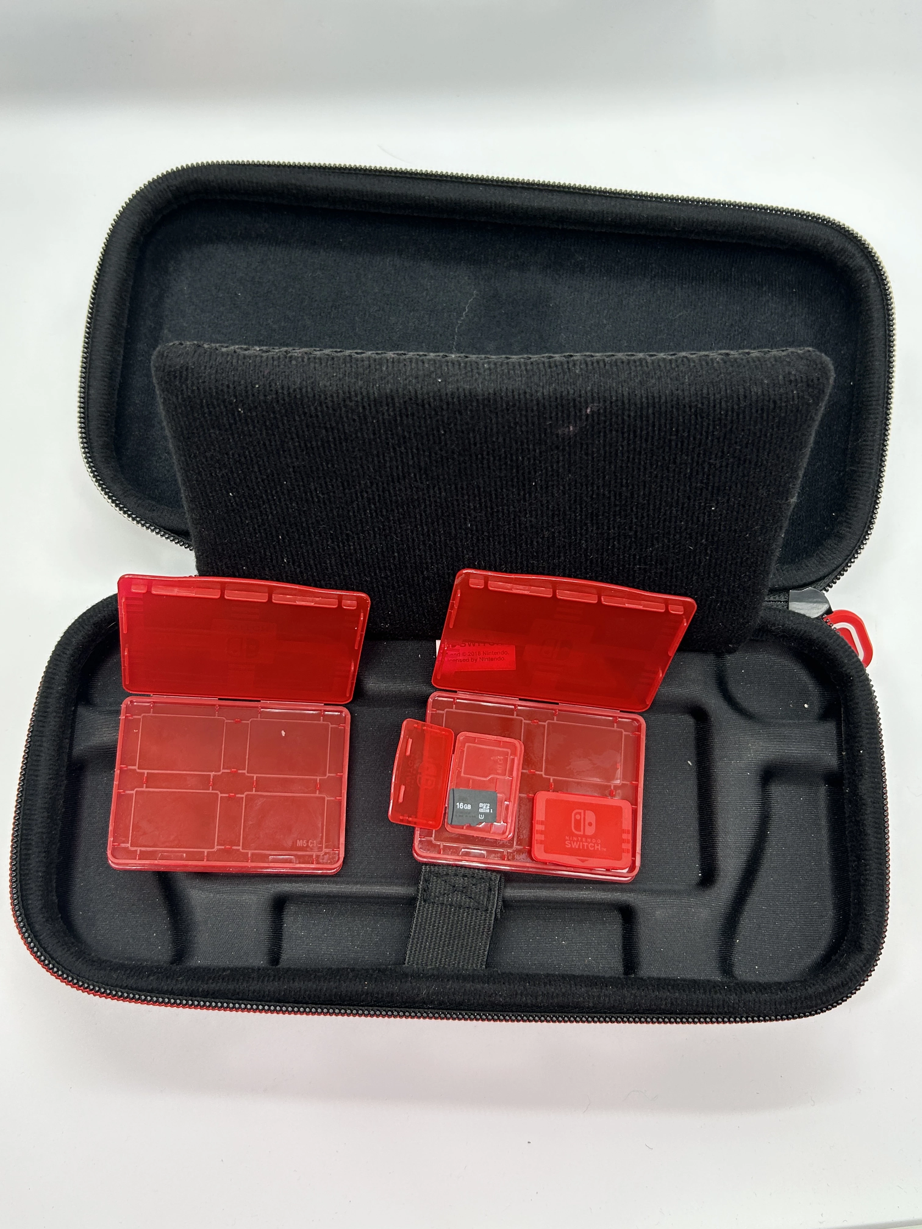 konsola-nintendo-switch-hac-002-zestaw-2-gry-pad-stan-uzywany