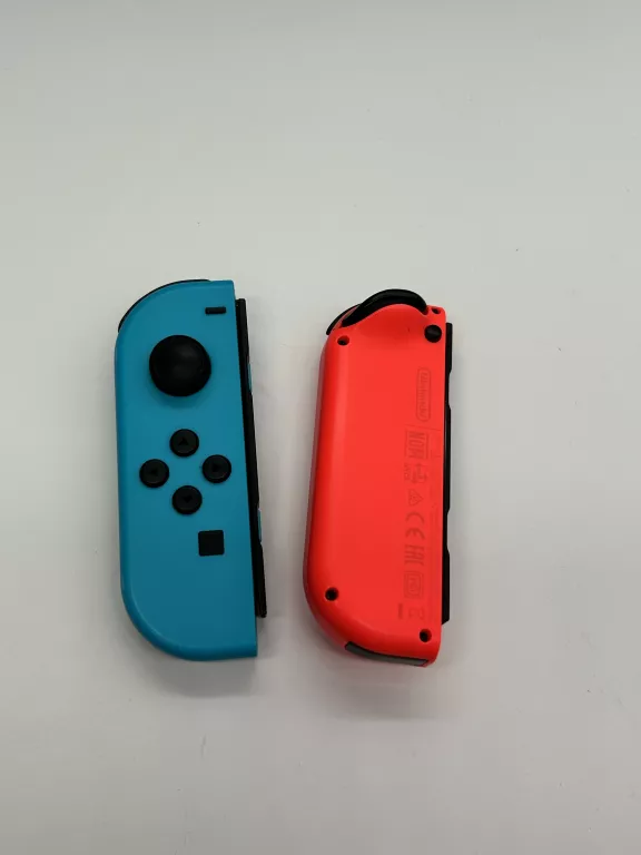 KONSOLA NINTENDO SWITCH HAC-002 ZESTAW 2 GRY PAD