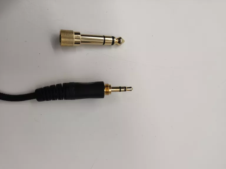 SLUCHAWKI BEHRINGER BH 770