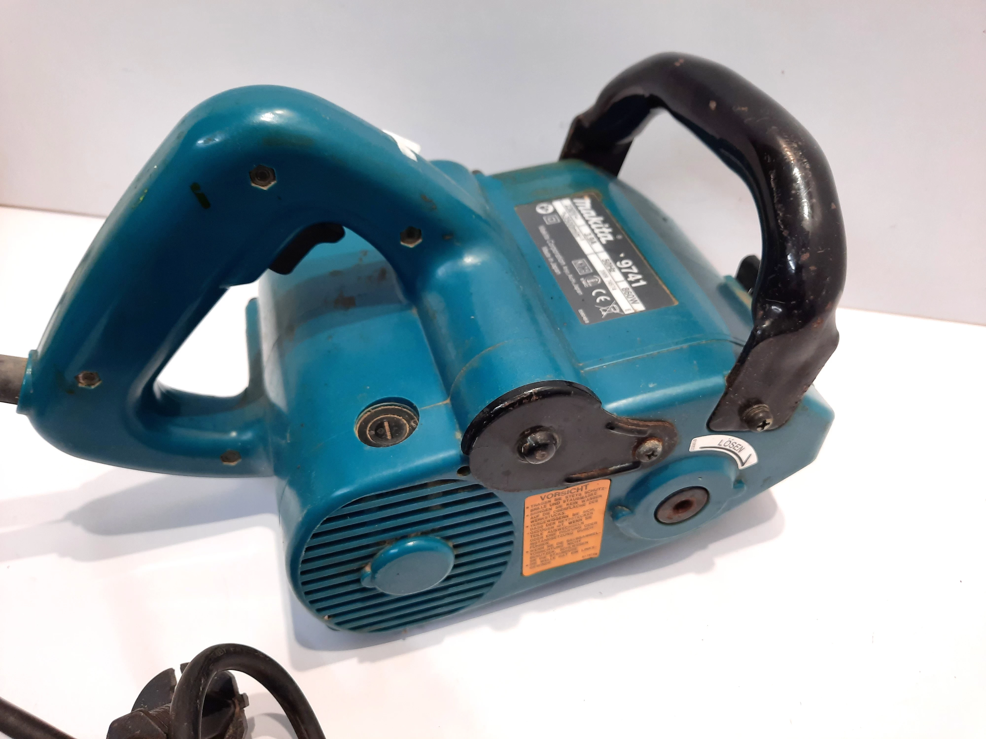 szlifierka-szczotkowa-makita-9741-rodzaj-zasilania-sieciowa