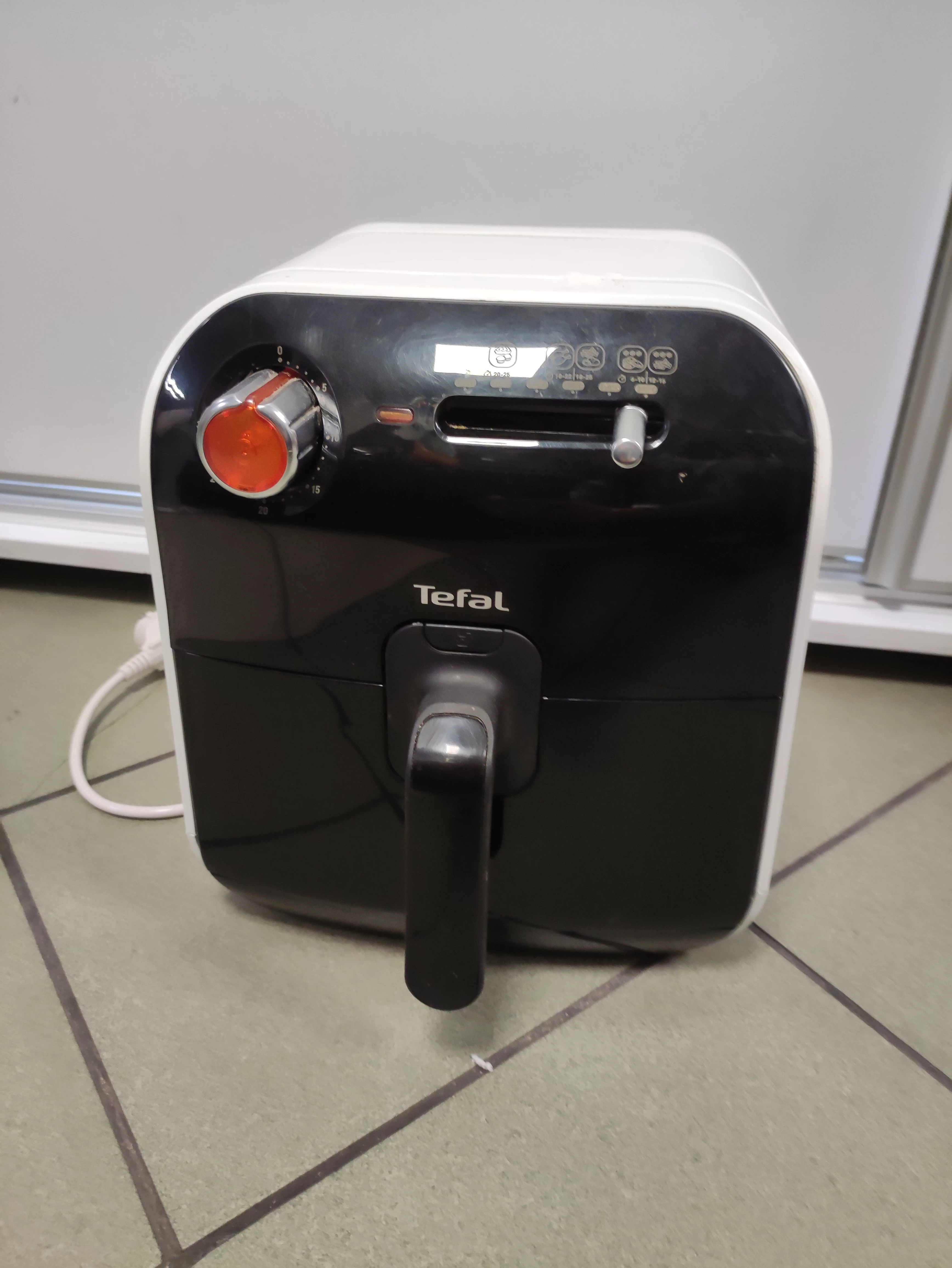 frytkownica-tefal-serie-lf01-p-fx100015-dabrowskiego-30-naklo