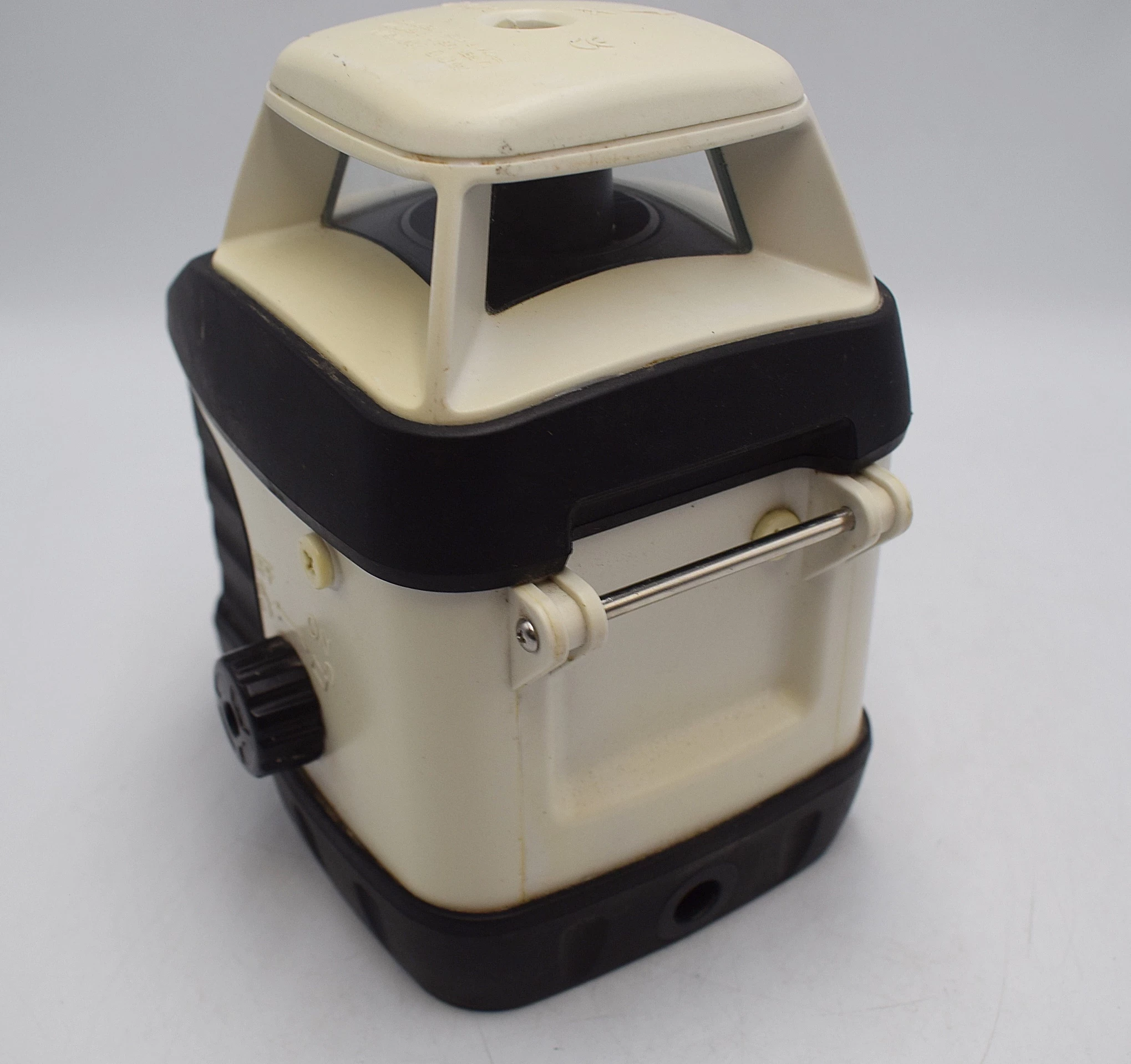 niwelator-laser-rotacyjny-laserliner-aquapro-120-marka-laserliner