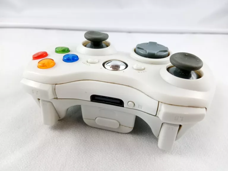 KONSOLA XBOX 360 120GB PAD - CDROM NIE DZIAŁA