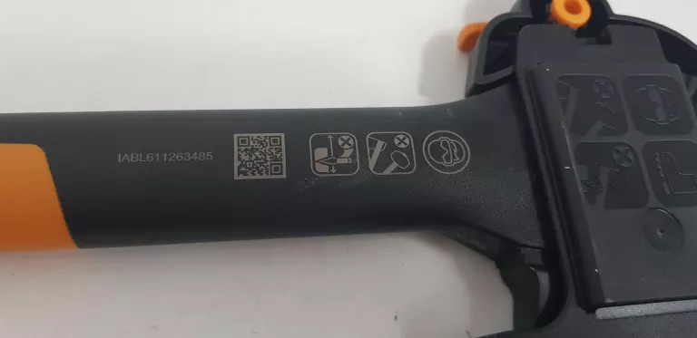 SIEKIERA FISKARS X7