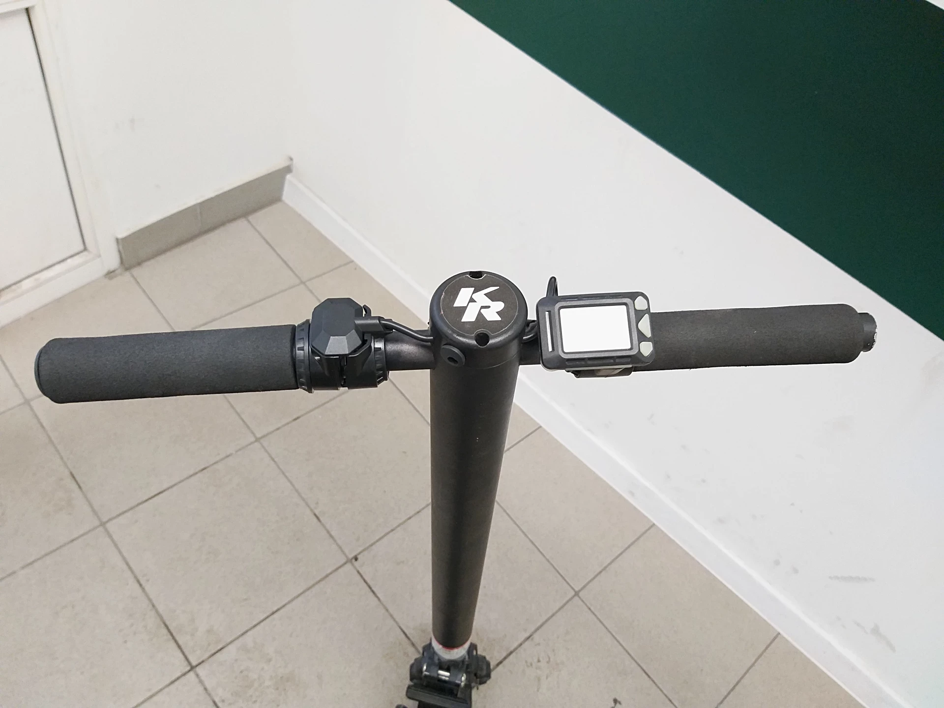 hulajnoga-elektryczna-kruzzel-blitz-ean-gtin-5900779936553