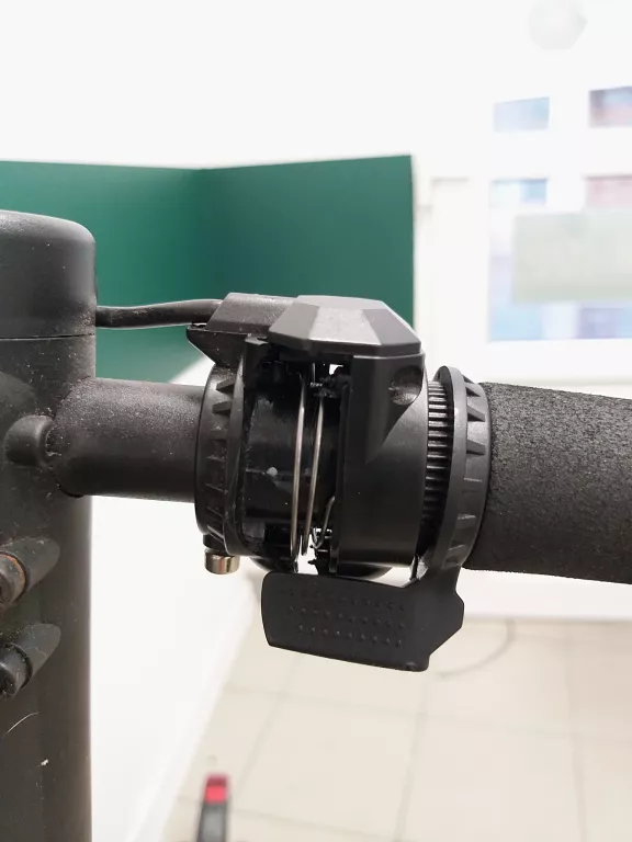 hulajnoga-elektryczna-kruzzel-blitz-predkosc-maksymalna-30