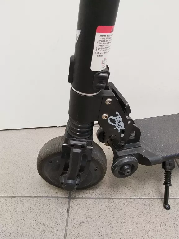 hulajnoga-elektryczna-kruzzel-blitz-kolor-czarny