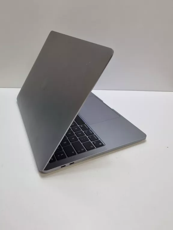 LAPTOP MACBOOK PRO A2338 13,3" 16/256GB