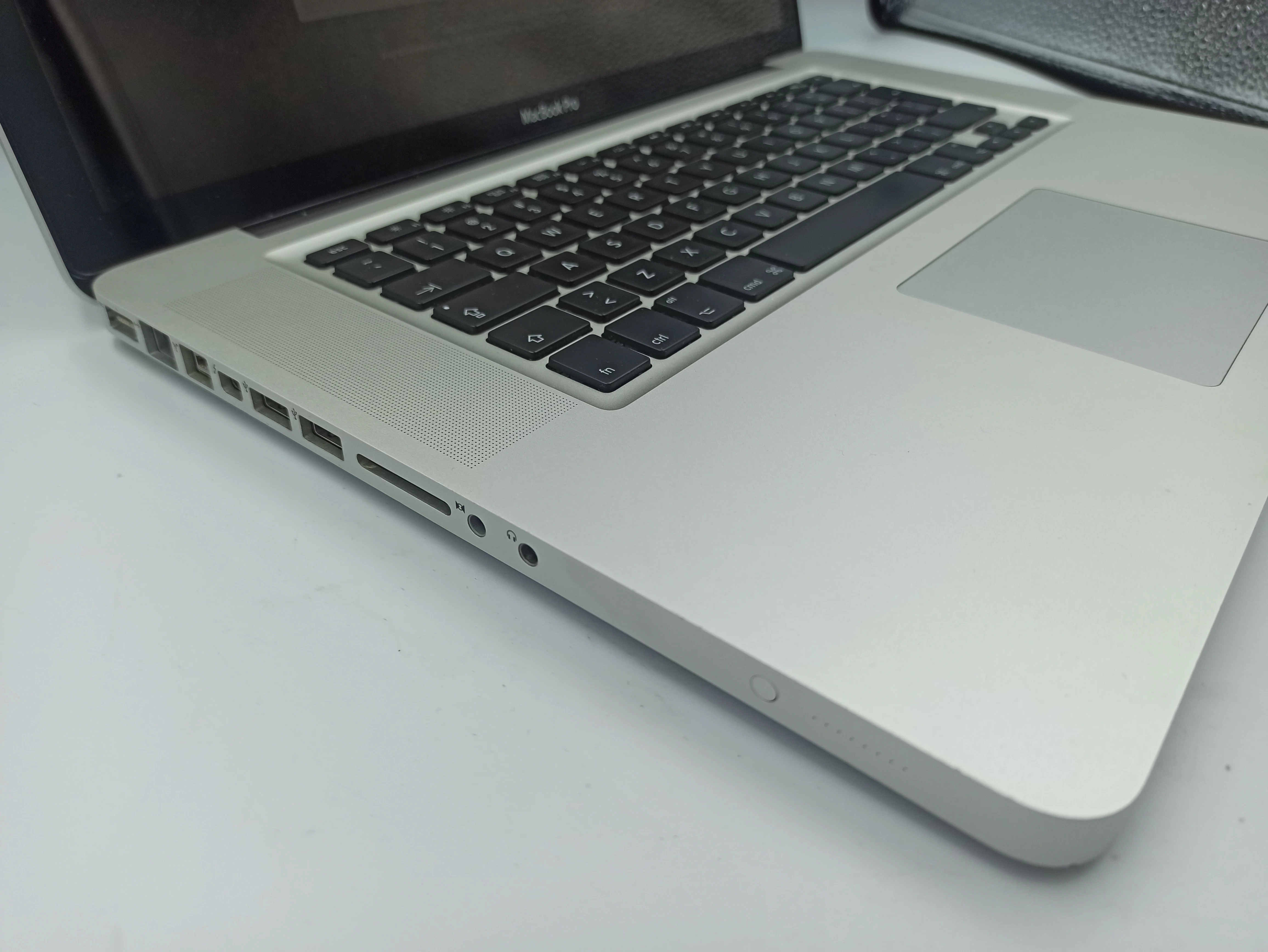 laptop-macbook-pro-15-a1286-8gb256gb-i7-kod-producenta-macbook-pro-a1398