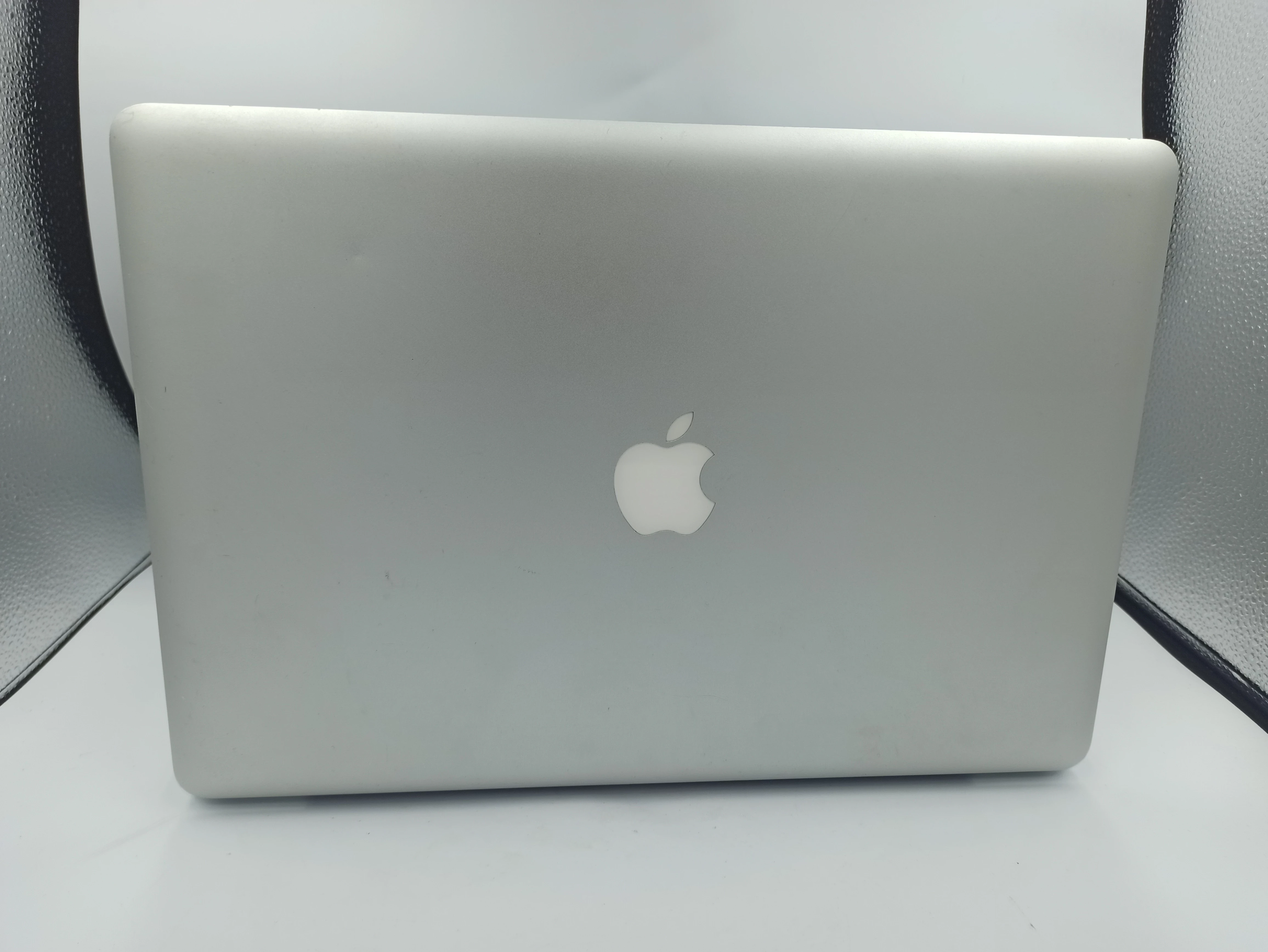 laptop-macbook-pro-15-a1286-8gb256gb-i7-liczba-rdzeni-procesora-4
