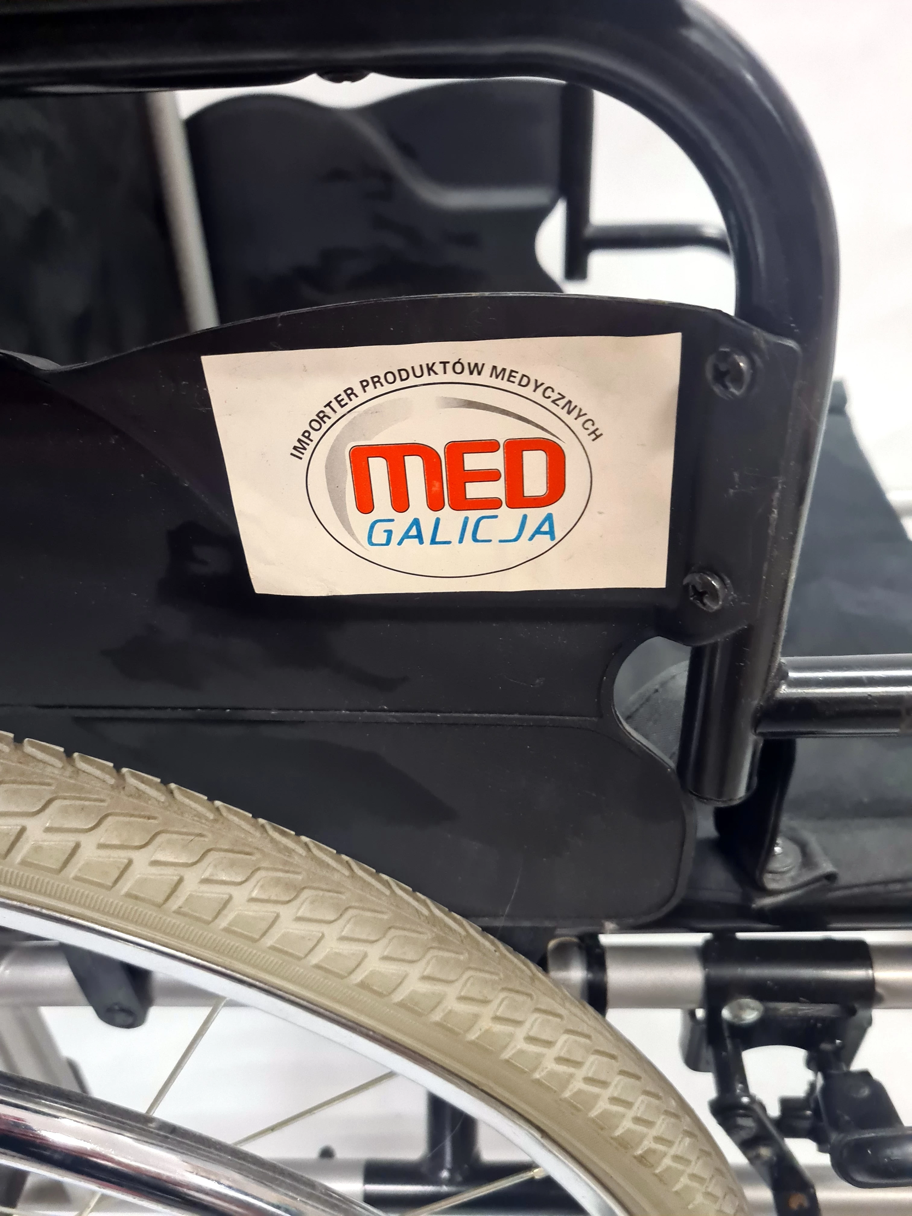 wozek-inwalidzki-med-galicja-kolor-tapicerki-czarny