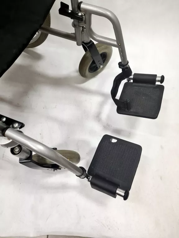 wozek-inwalidzki-med-galicja-kolor-ramy-szary