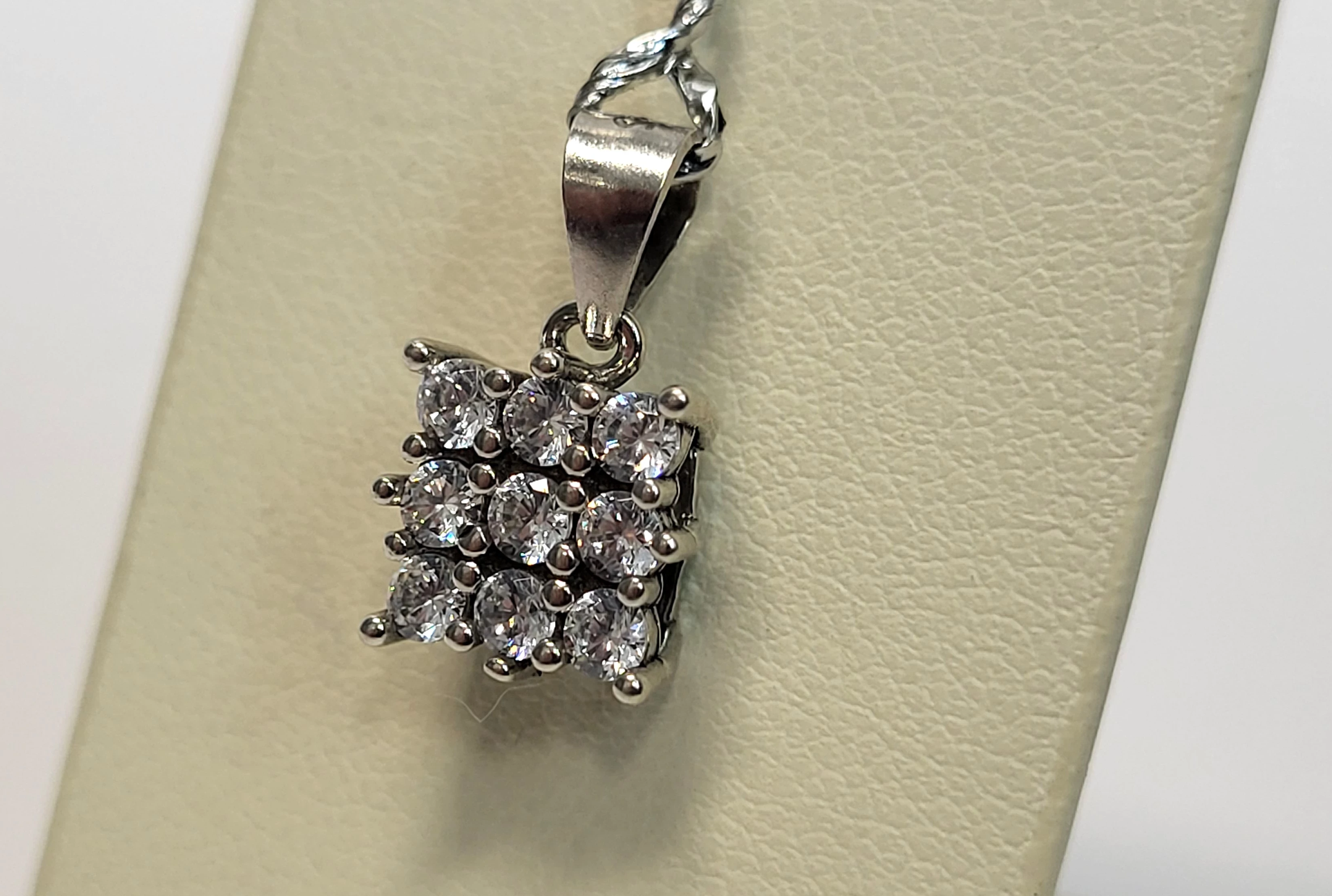 sliczna-srebrna-zawieszka-p925-plac-wolnosci-3-tuchola