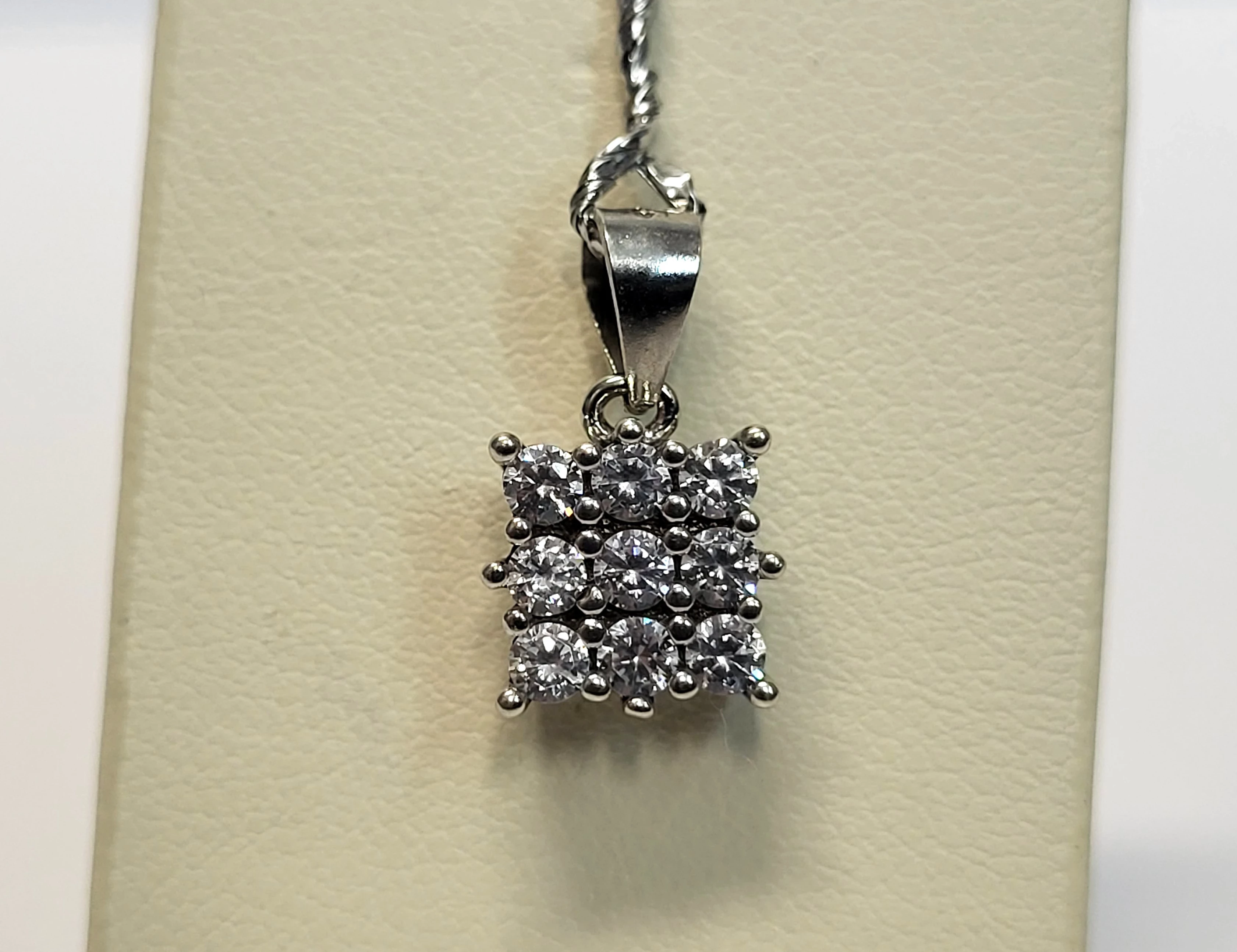 sliczna-srebrna-zawieszka-p925-material-srebro