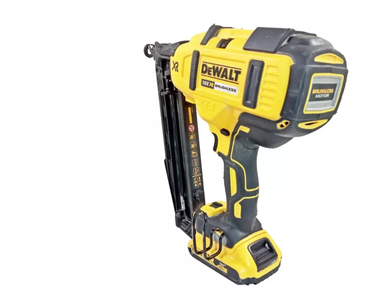 DEWALT GWOŹDZIARKA DCN660 WALIZKA