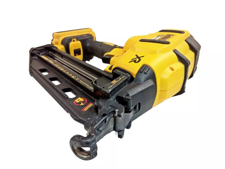 DEWALT GWOŹDZIARKA DCN660 WALIZKA