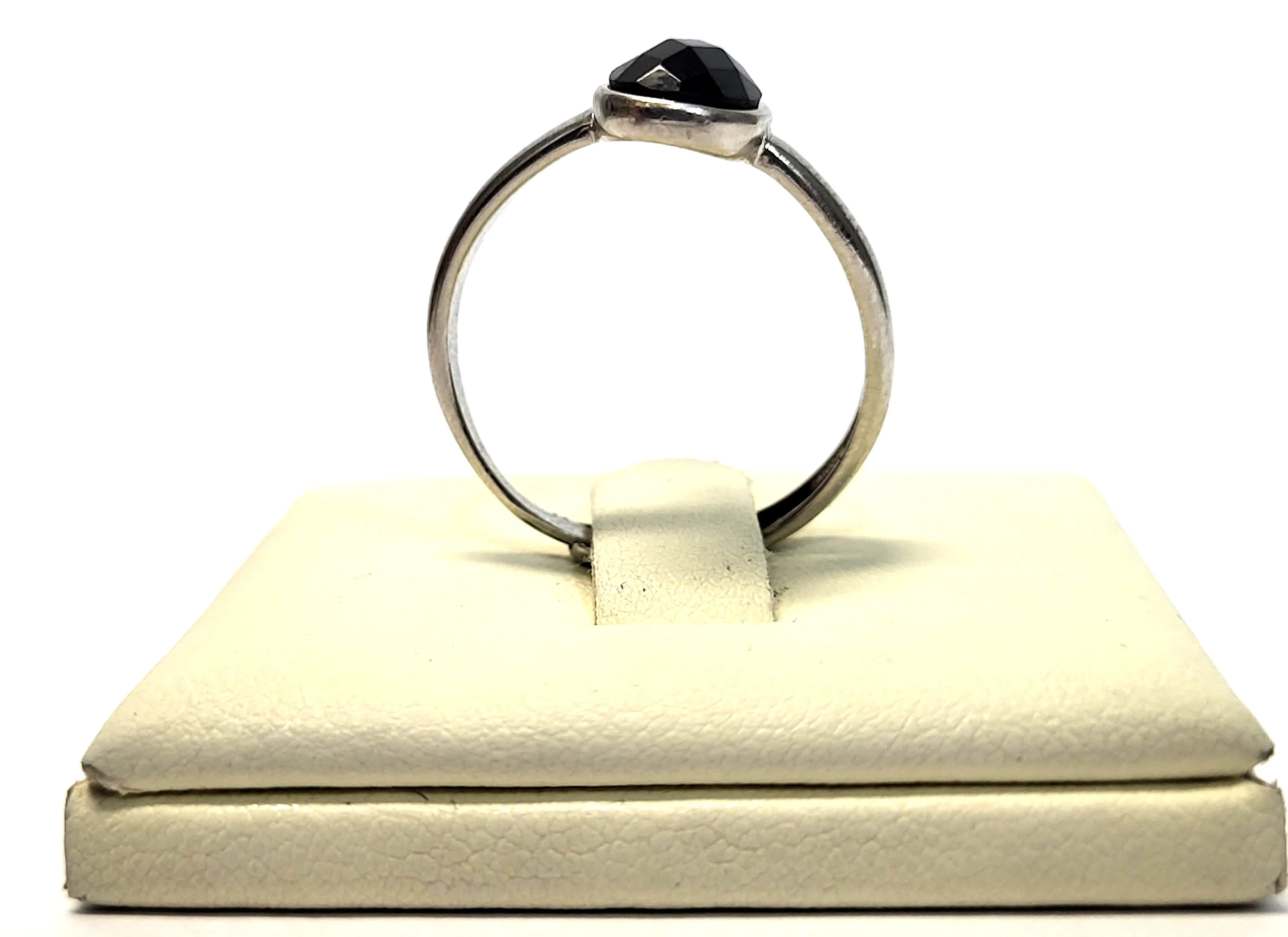 piekny-srebrny-pierscionek-p925-rozm16-rodzaj-wyrob-jubilerski