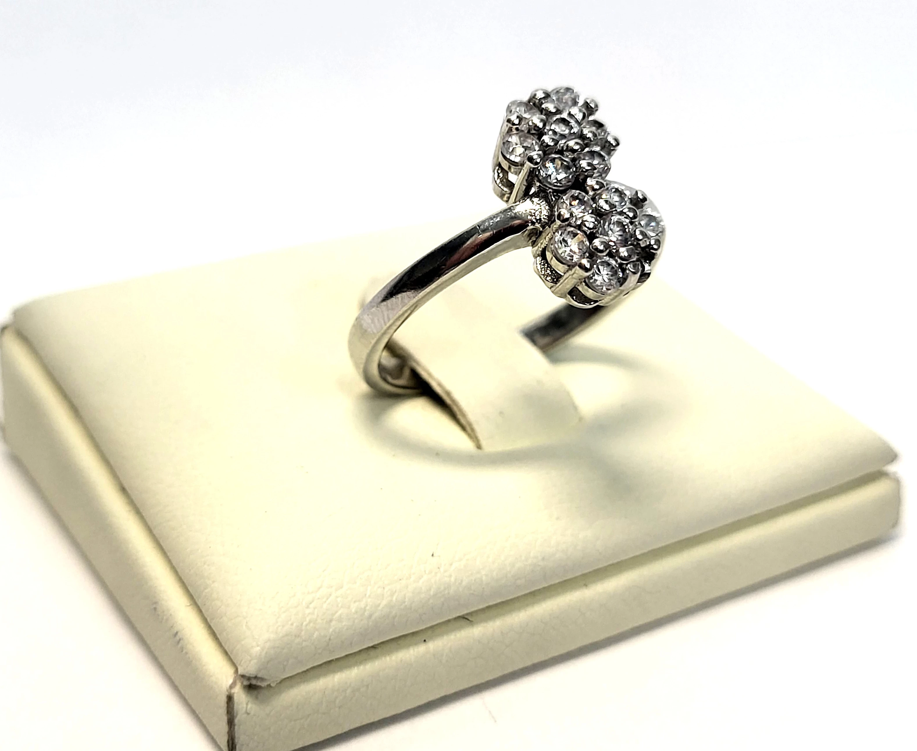 sliczny-srebrny-pierscionek-p925-rozm13-rodzaj-wyrob-jubilerski