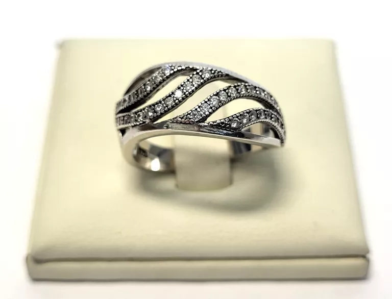 sliczny-srebrny-pierscionek-401g-p925-r13-plac-wolnosci-3-tuchola