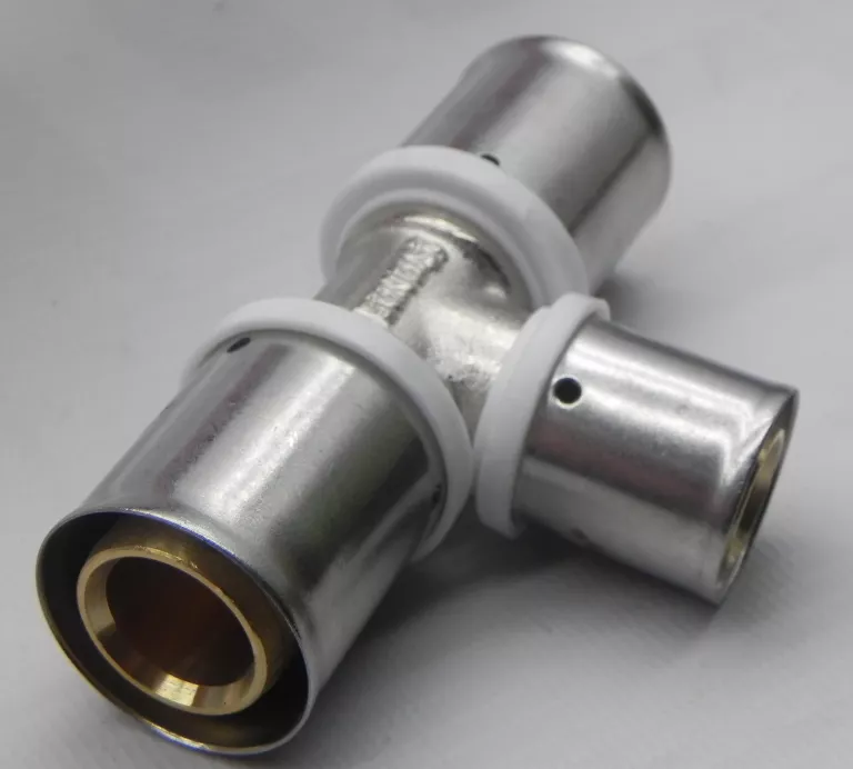 trojnik-redukcyjny-zaprasowywany-25x20x20-mm-rynek-16-katy-wroclawskie