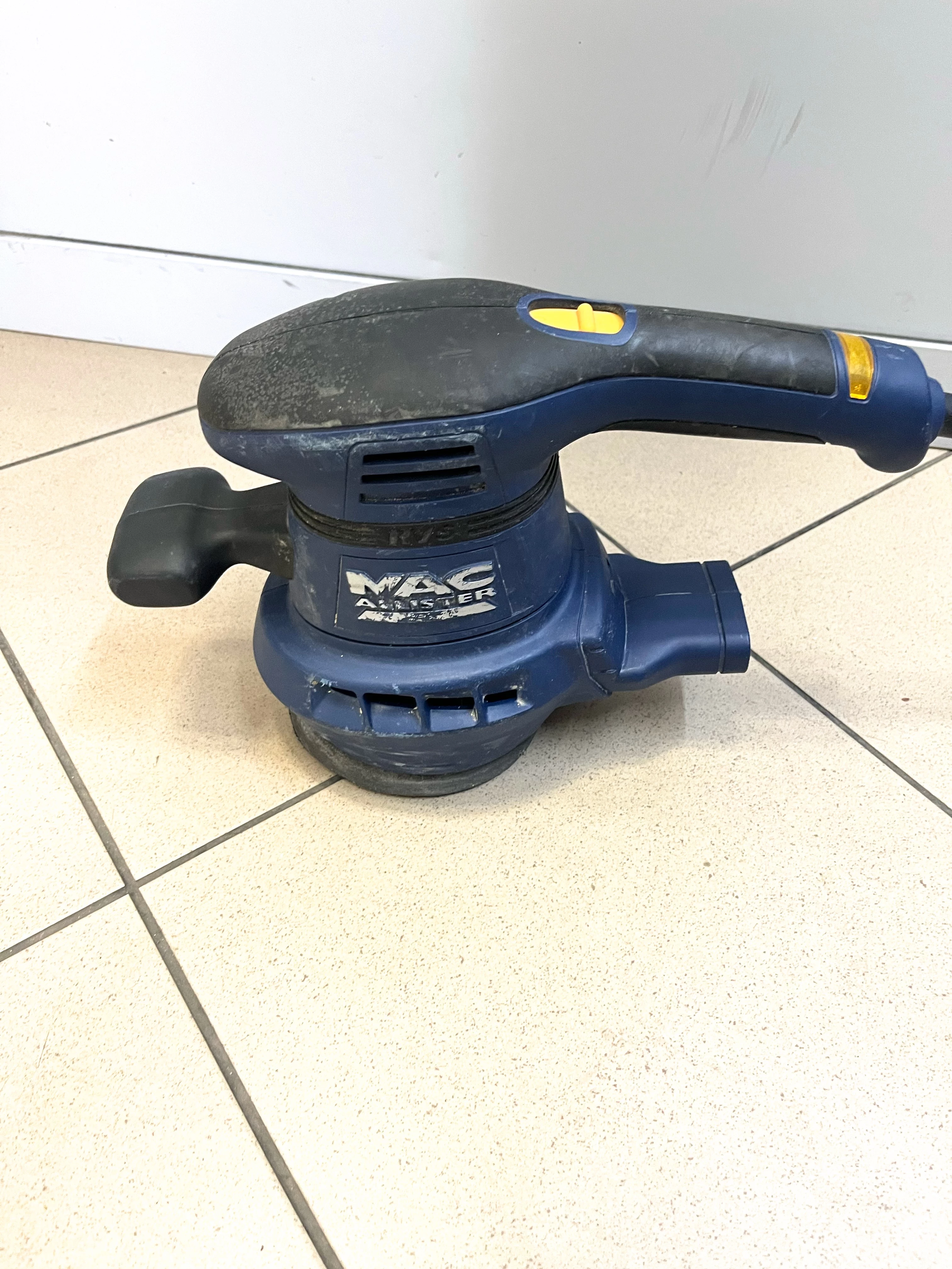 szlifierka-mimosrodowa-macallister-mos-450-c-marka-macallister