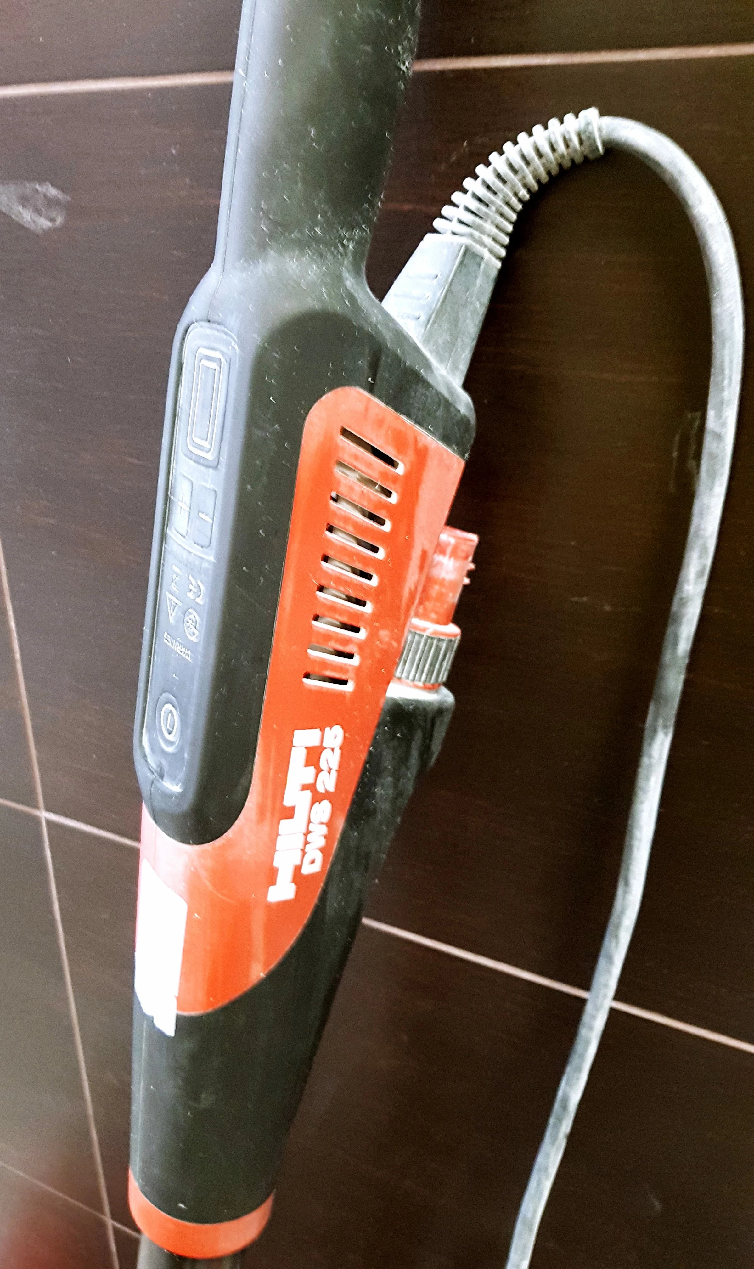 hilti-szlifierka-oscylacyjna-zyrafa-dws-225-rodzaj-zasilania-sieciowe