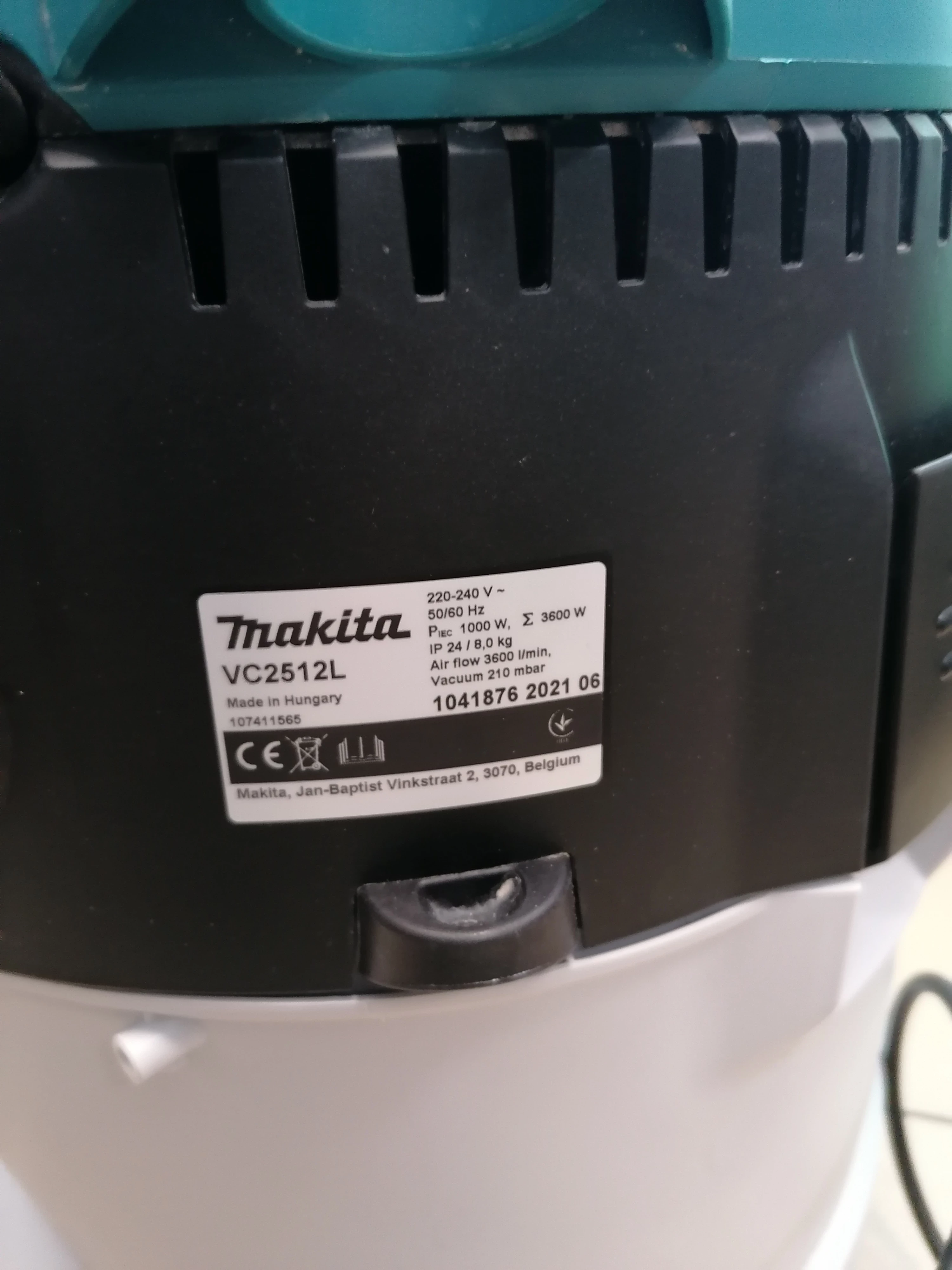 odkurzacz-makita-vc2512l-pojemnosc-zbiornika-25