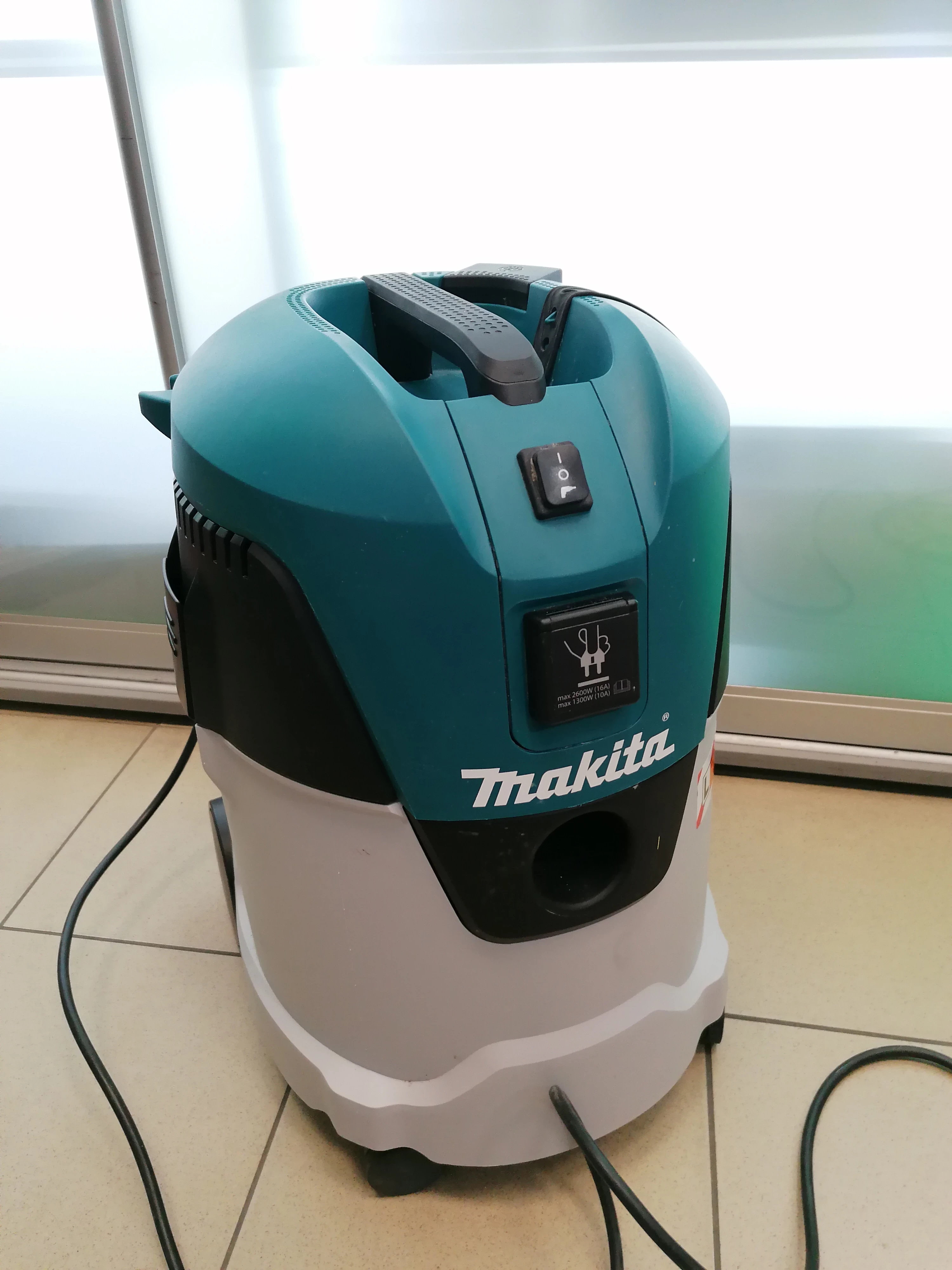odkurzacz-makita-vc2512l-kod-producenta-vc2512l
