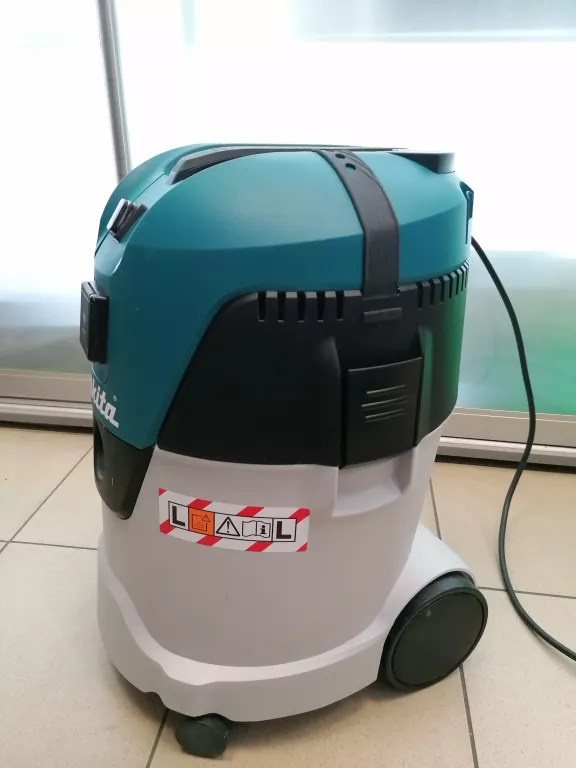 odkurzacz-makita-vc2512l-stan-uzywany