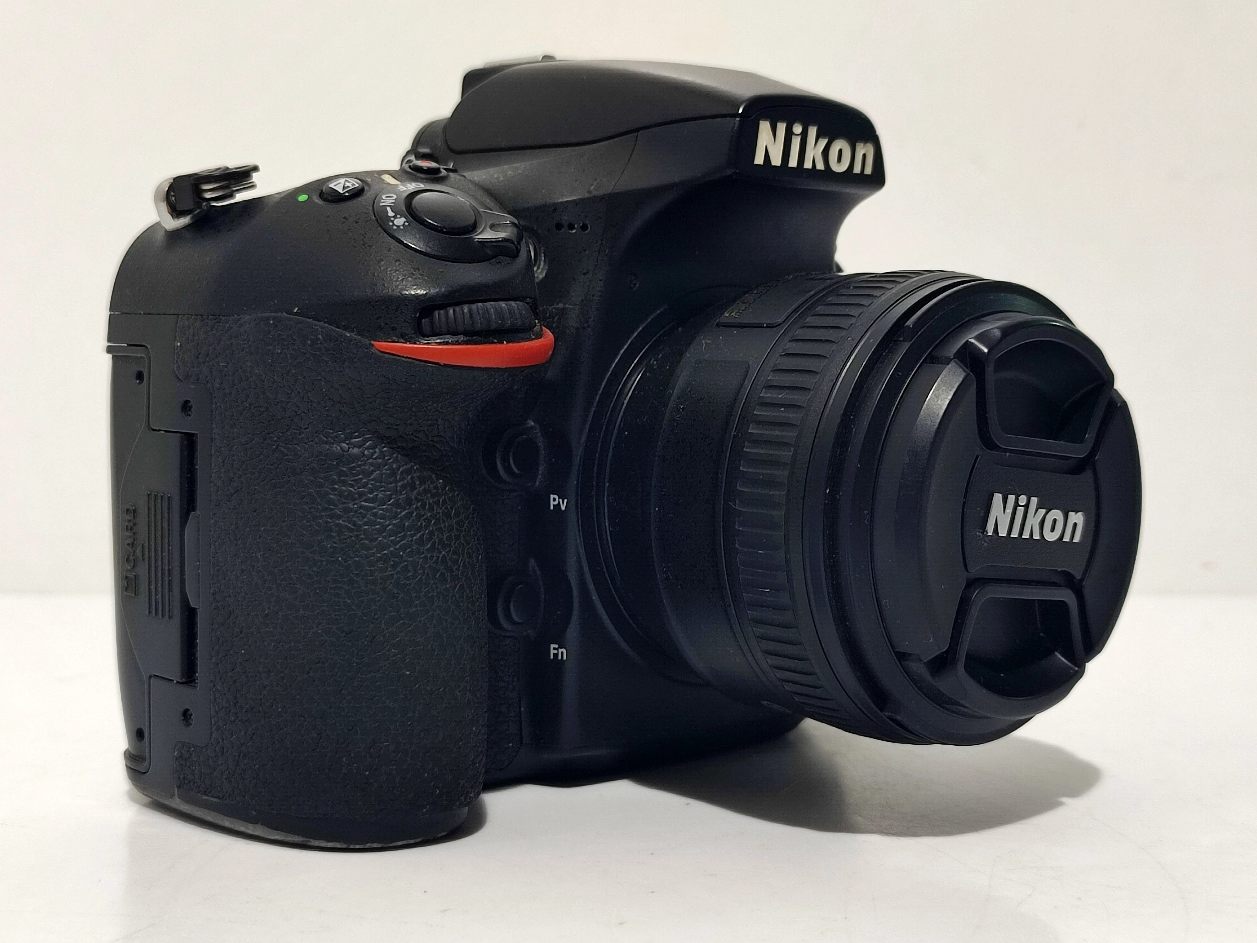 lustrzanka-nikon-d810-akcesoriaprzebieg160k-model-d810