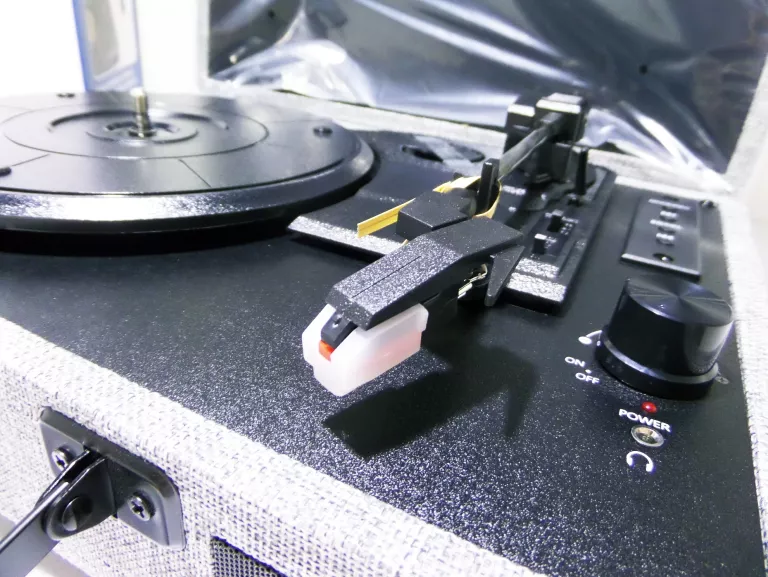 gramofon-maginon-naped-paskowy