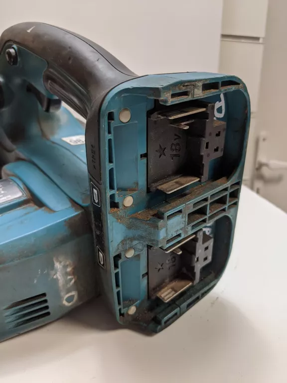 PIŁA ELEKTRYCZNA MAKITA DUC252