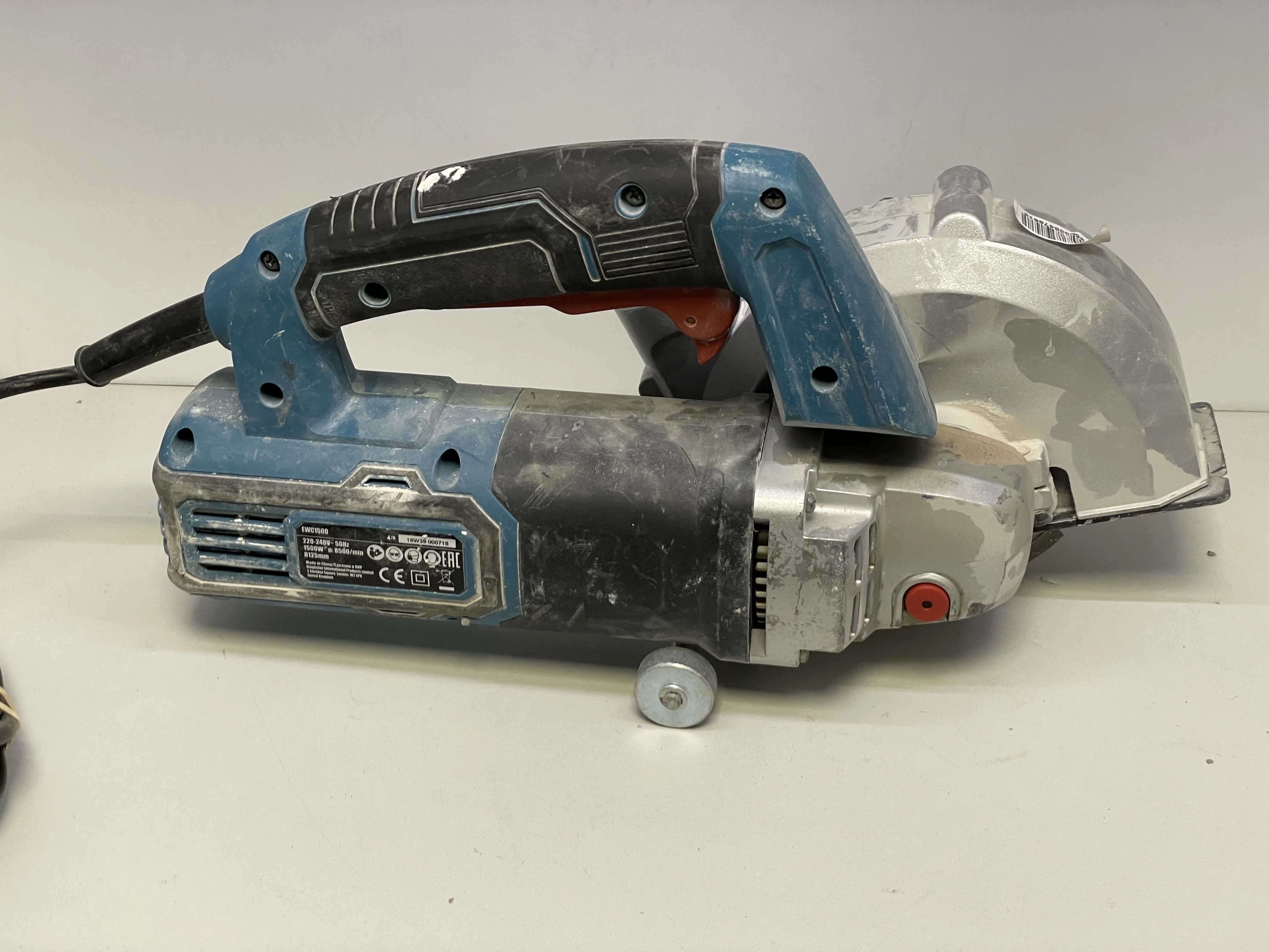 bruzdownica-erbauer-ewc1500-125mm-1500w-maksymalna-predkosc-obrotowa-8500