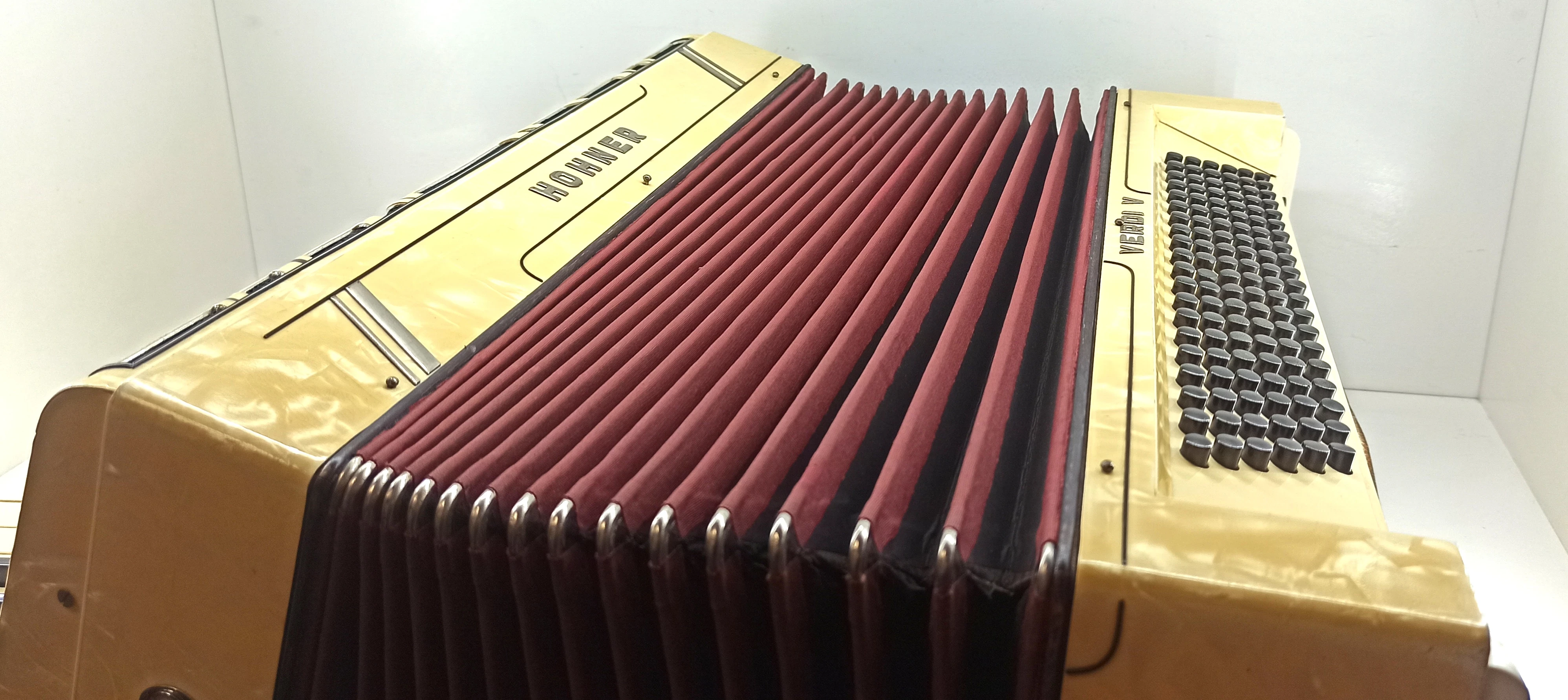 akordeon-hohner-verdi-v-marka-inna