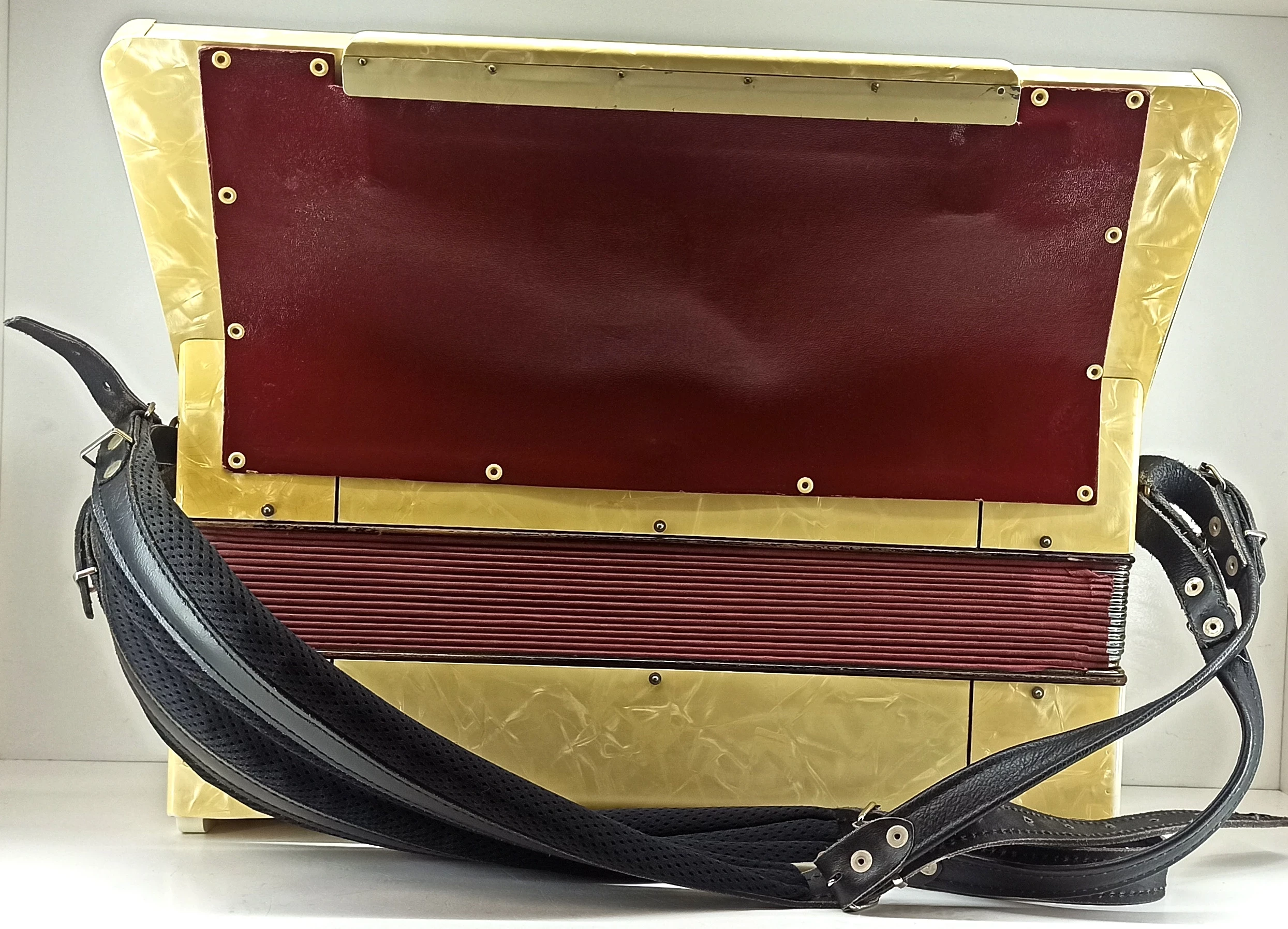 akordeon-hohner-verdi-v-product-id-a932b364-36cc-45aa-bf98-90babe8f05f9