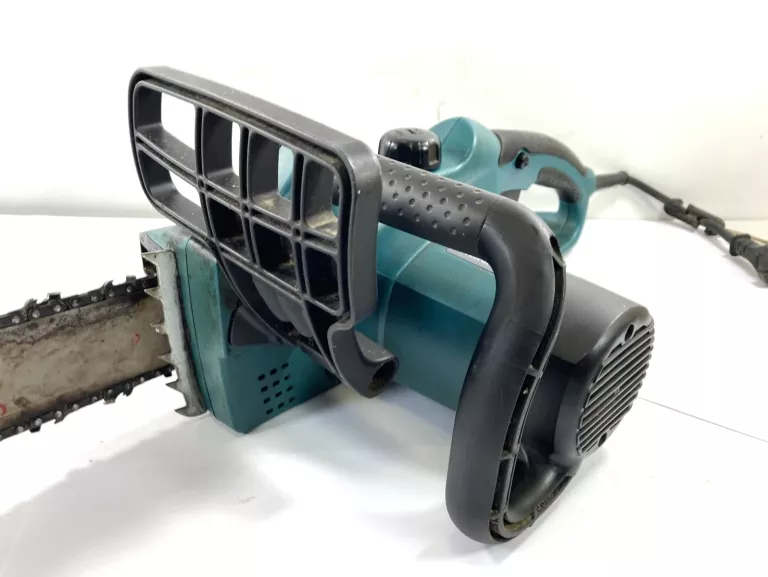 PIŁA ŁAŃCUCHOWA MAKITA UC4020A 1800 W / 2,34 KM