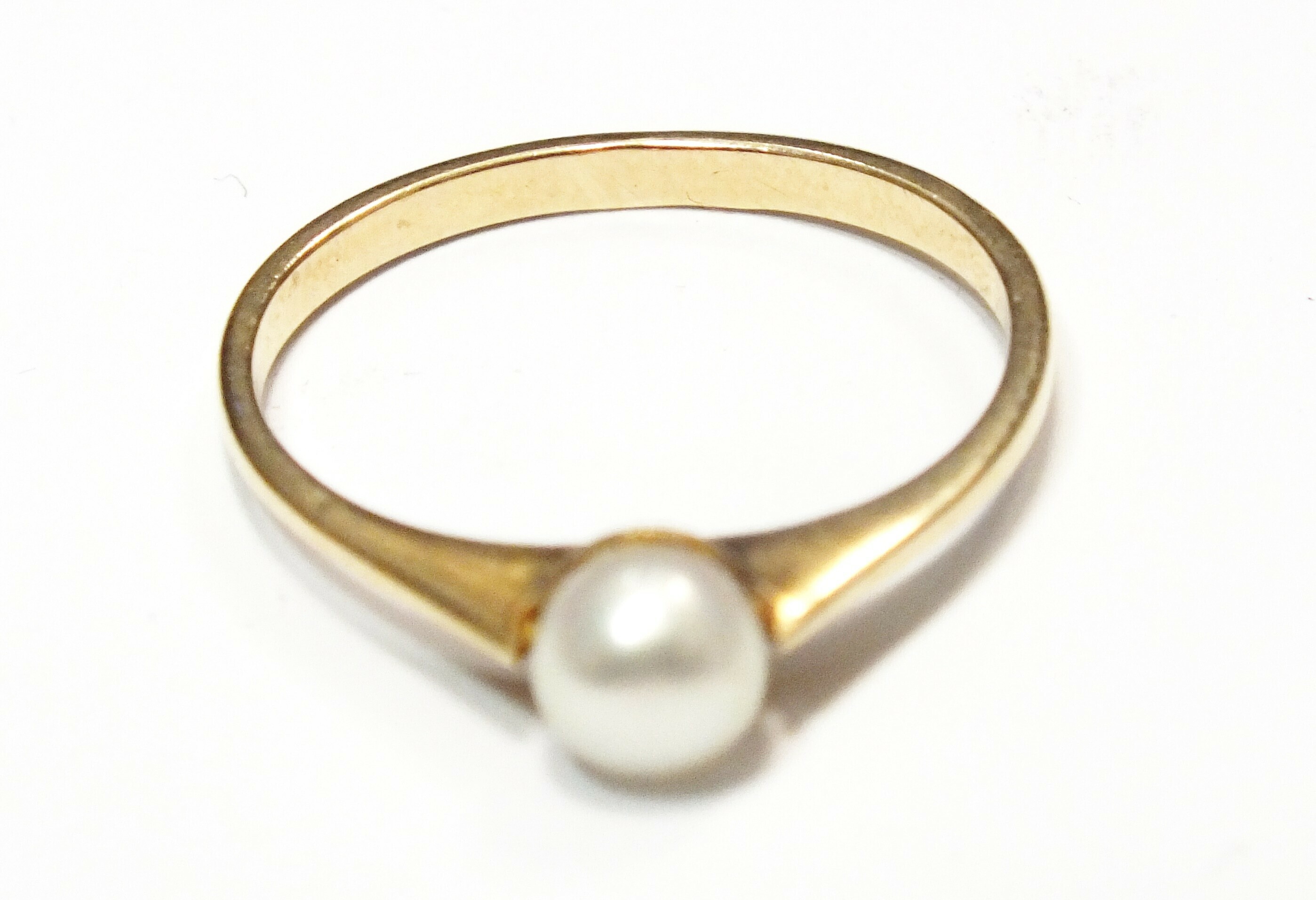 zloty-585-pierscionek-z-perla-r-18-w-202-okazja-rodzaj-wyrob-jubilerski