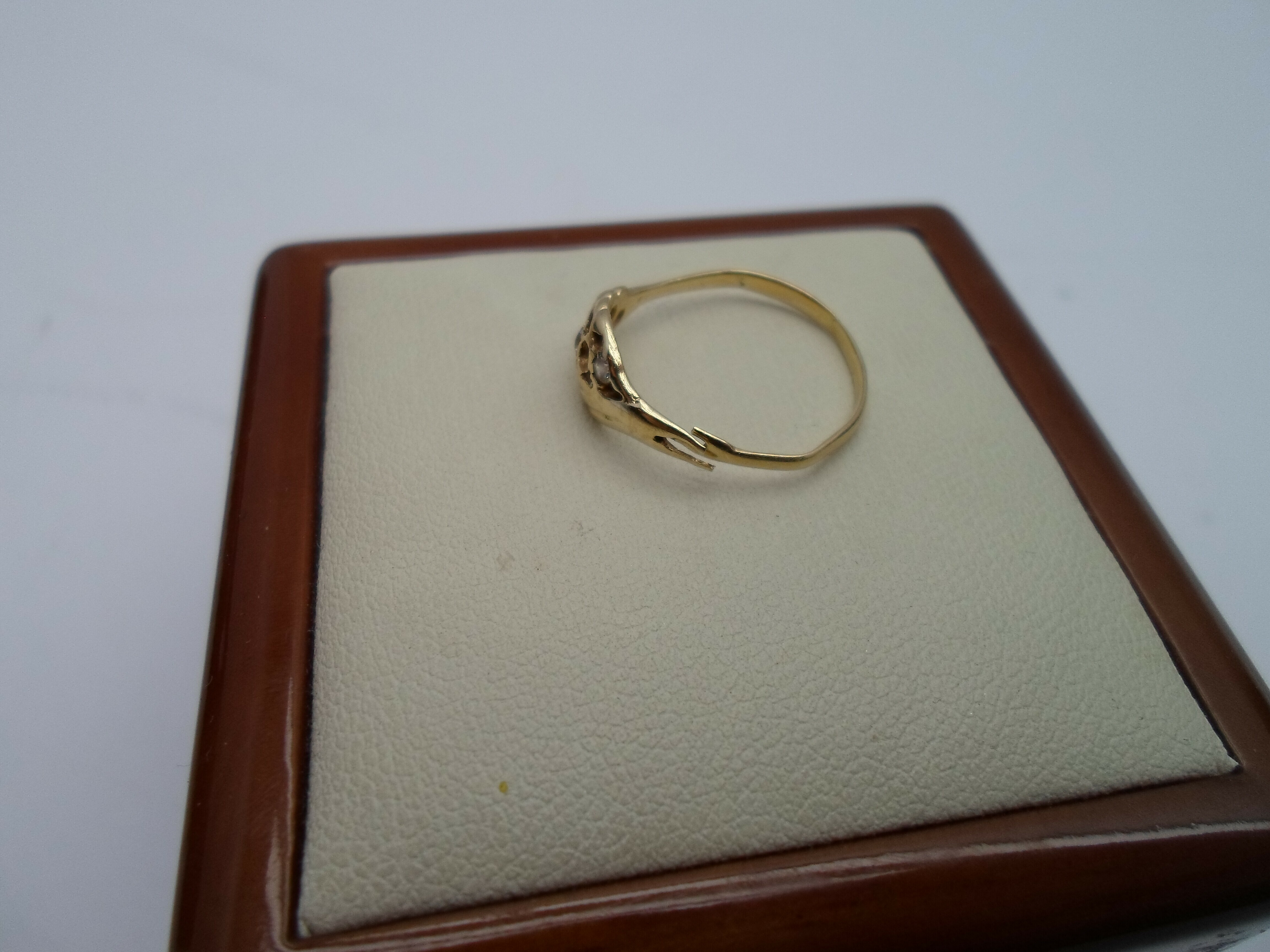 pekniety-pierscionek-zlom-585-102g-marka-inna-marka